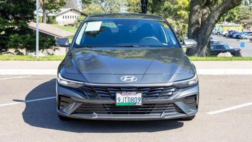2024 Hyundai ELANTRA SE