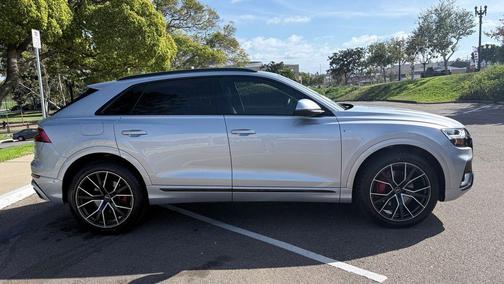 2022 Audi Q8 55 Premium Plus