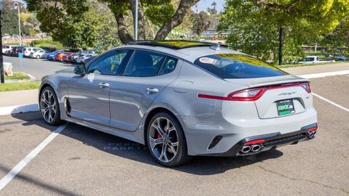 2019 Kia Stinger GT1