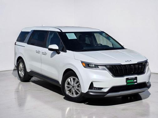 Snow White Pearl 2023 Kia Carnival LX Seat Package