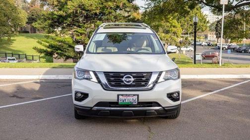 White 2020 Nissan Pathfinder Platinum