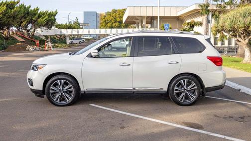 2020 Nissan Pathfinder Platinum