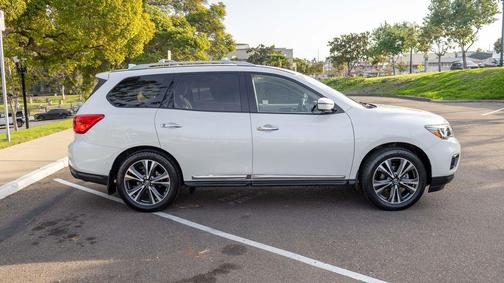 2020 Nissan Pathfinder Platinum