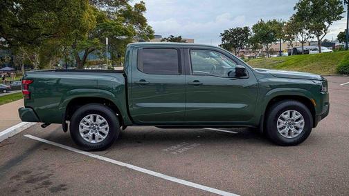 2022 Nissan Frontier SV