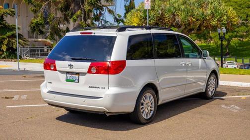 2009 Toyota Sienna XLE