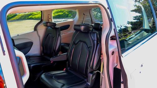 2023 Chrysler Pacifica Touring-L