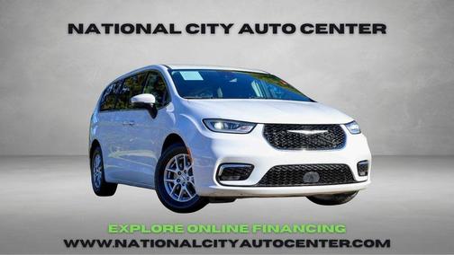 2023 Chrysler Pacifica Touring-L