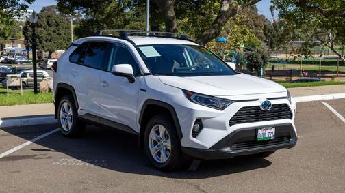 2021 Toyota RAV4 Hybrid XLE