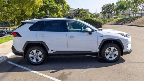 2021 Toyota RAV4 Hybrid XLE