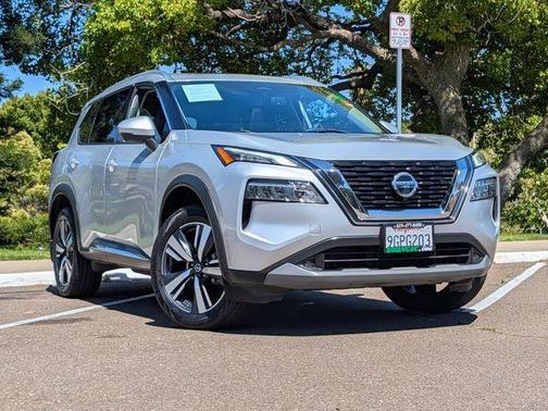 Brilliant Silver Metallic 2021 Nissan Rogue SL