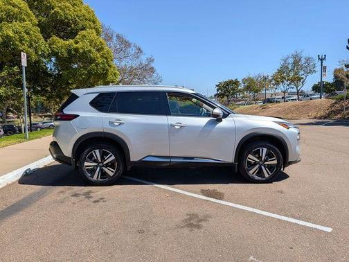 Brilliant Silver Metallic 2021 Nissan Rogue SL