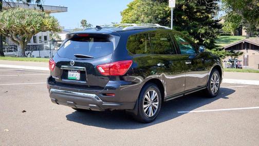2020 Nissan Pathfinder S