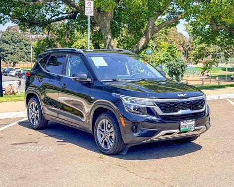 Cherry Black 2023 Kia Seltos S
