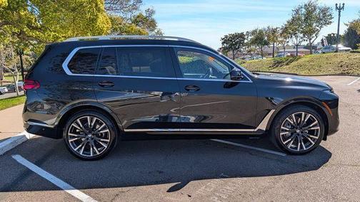 Black Sapphire Metallic 2023 BMW X7 xDrive40i