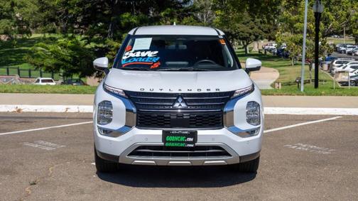 2024 Mitsubishi Outlander SE
