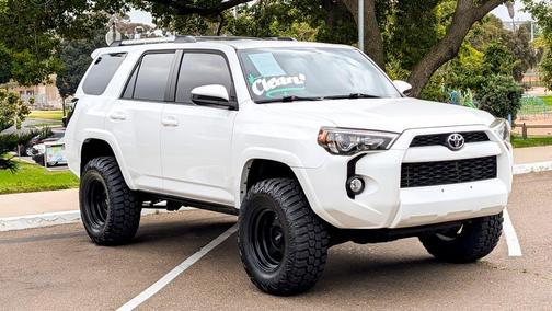 Super White 2019 Toyota 4Runner SR5