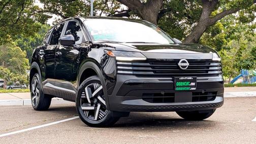 Super Black 2025 Nissan Kicks SV