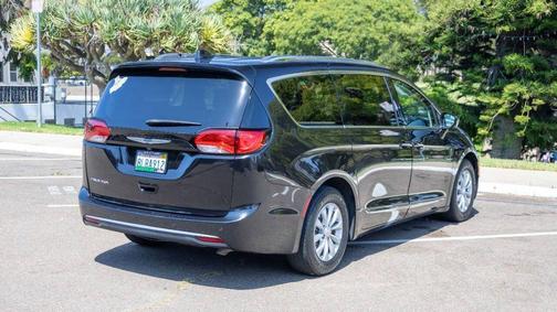 2019 Chrysler Pacifica Touring-L