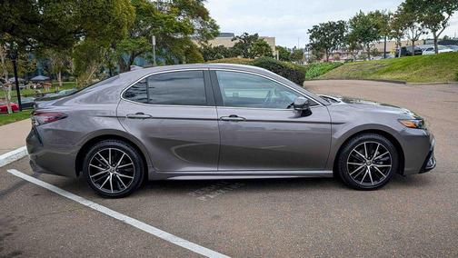 2022 Toyota Camry SE