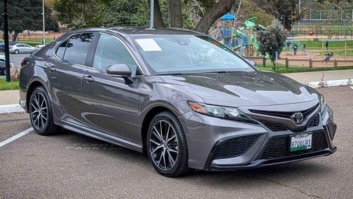 2022 Toyota Camry SE