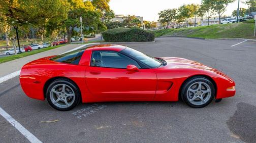 2004 Chevrolet Corvette Base