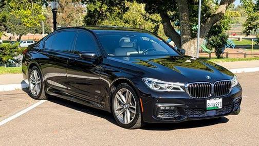 Carbon Black Metallic 2018 BMW 750 i