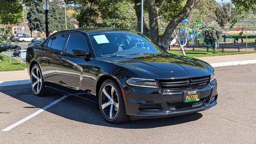 2017 Dodge Charger SE