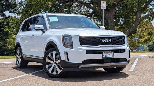 Glacial White Pearl 2022 Kia Telluride S