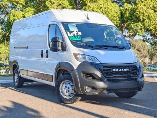 Bright White Clearcoat 2023 RAM ProMaster 2500 High Roof