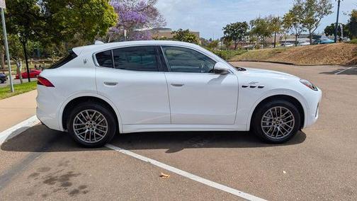 Bianco 2023 Maserati Grecale GT
