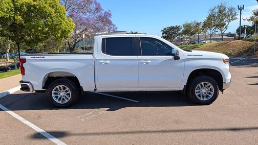 Summit White 2022 Chevrolet Silverado 1500 LT
