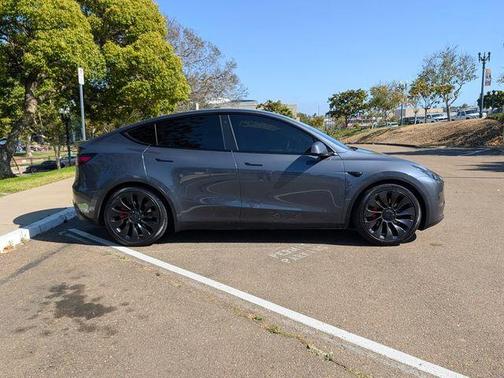 Midnight Silver Metallic 2023 Tesla Model Y Performance
