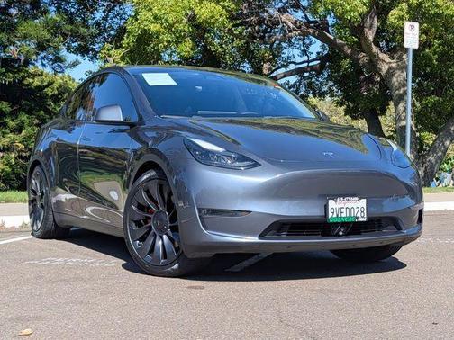 Midnight Silver Metallic 2023 Tesla Model Y Performance
