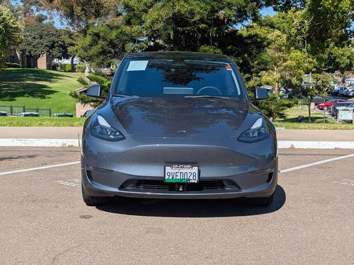 Midnight Silver Metallic 2023 Tesla Model Y Performance