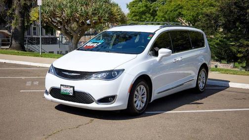 2018 Chrysler Pacifica Touring-L