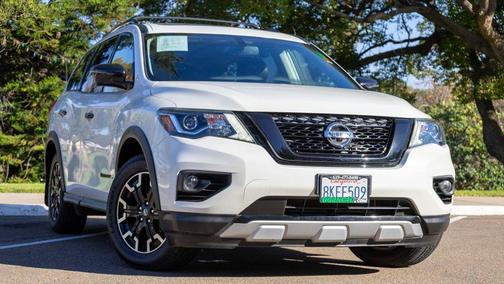 2019 Nissan Pathfinder SL