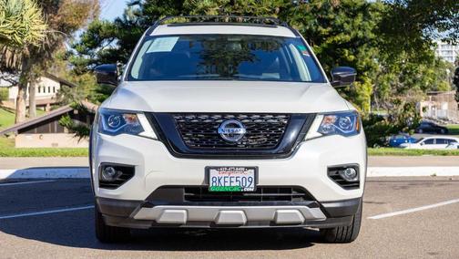 2019 Nissan Pathfinder SL