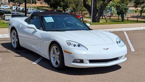 Arctic White 2005 Chevrolet Corvette