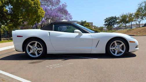 Arctic White 2005 Chevrolet Corvette