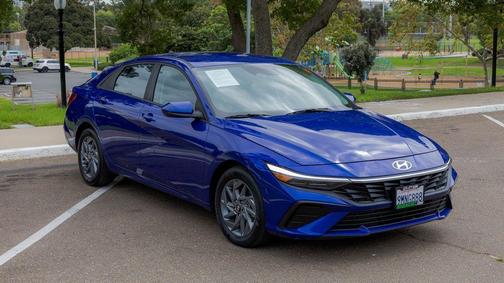 2024 Hyundai ELANTRA SEL