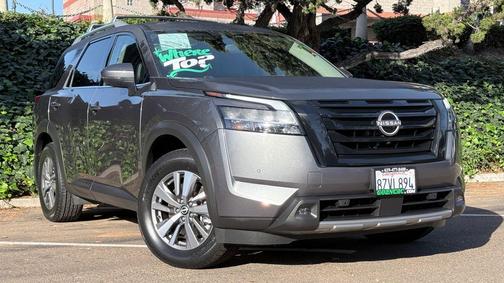 2022 Nissan Pathfinder SL