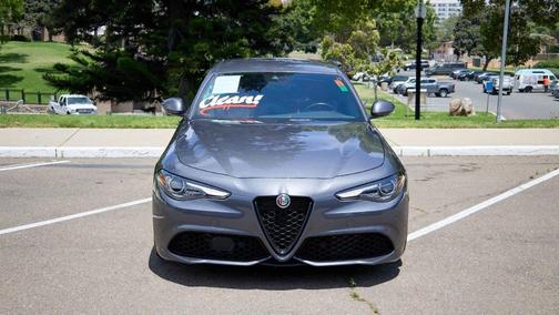 2022 Alfa Romeo Giulia Base