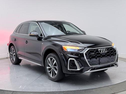 2023 Audi Q5 45 S line Premium Plus