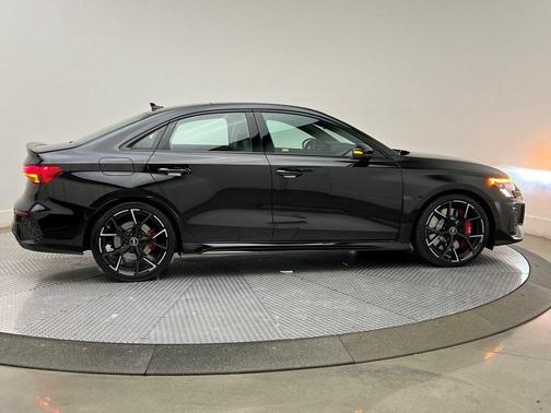 2022 Audi RS 3 TFSI quattro S tronic