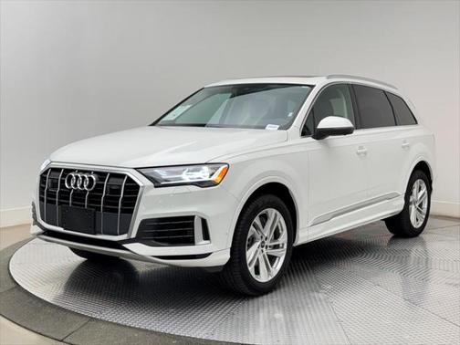 2023 Audi Q7 55 Premium Plus