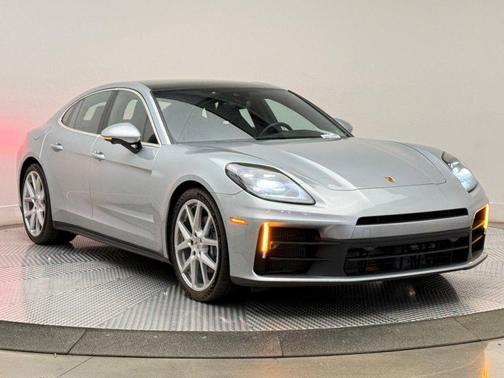 2025 Porsche Panamera Base