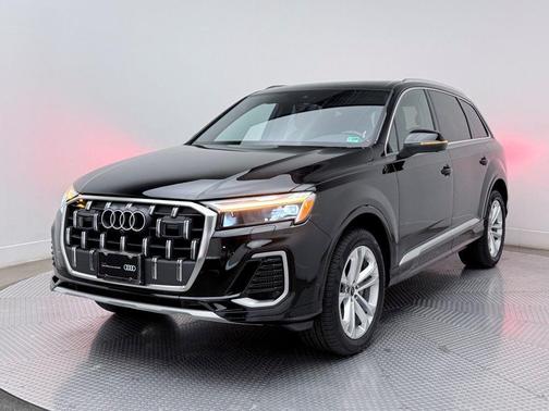 2025 Audi Q7 55 Premium Plus