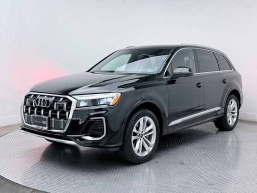 2025 Audi Q7 55 Premium Plus