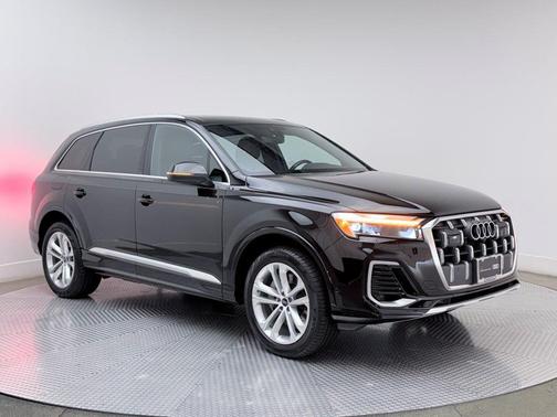 2025 Audi Q7 55 Premium Plus