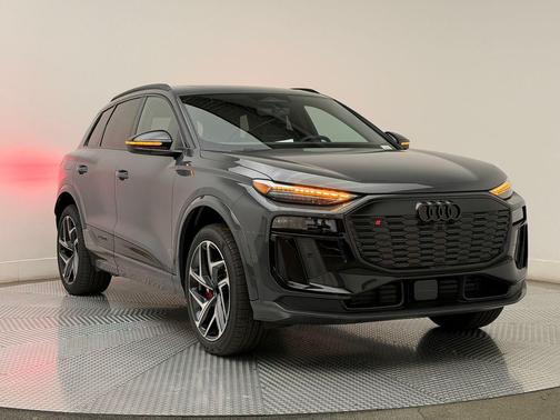 Magnet Gray 2027 Audi SQ6 e-tron Premium Plus quattro